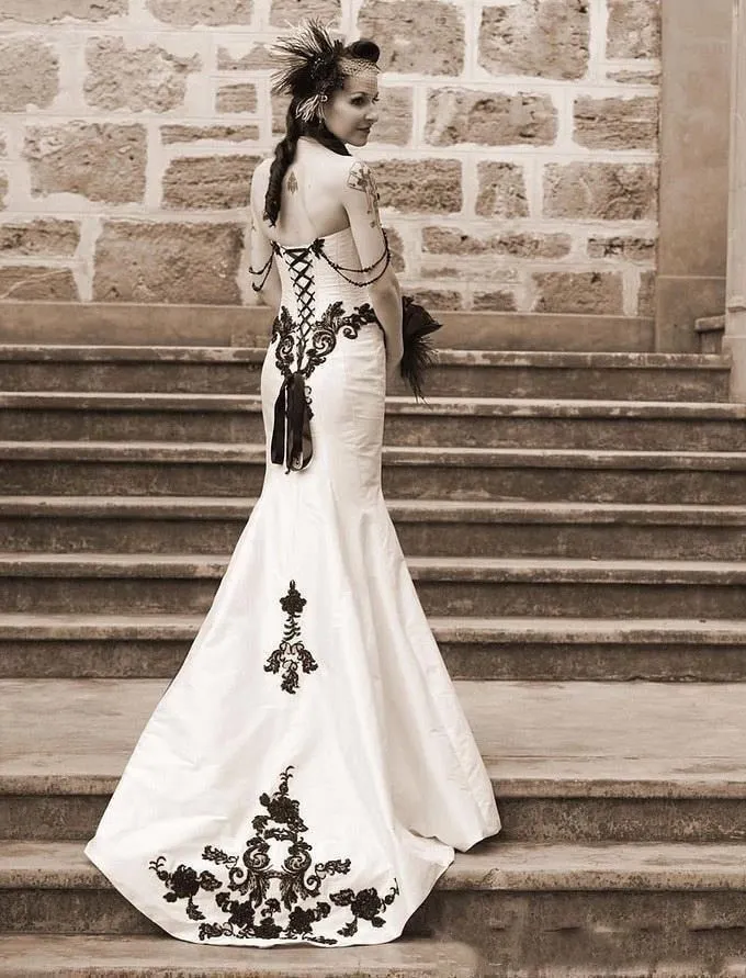 Gothic Mermaid Wedding Dresses 2022 Satin Black Lace Sweetheart sexy backless robes de mariee Vestidos De Novia Bridal Gown