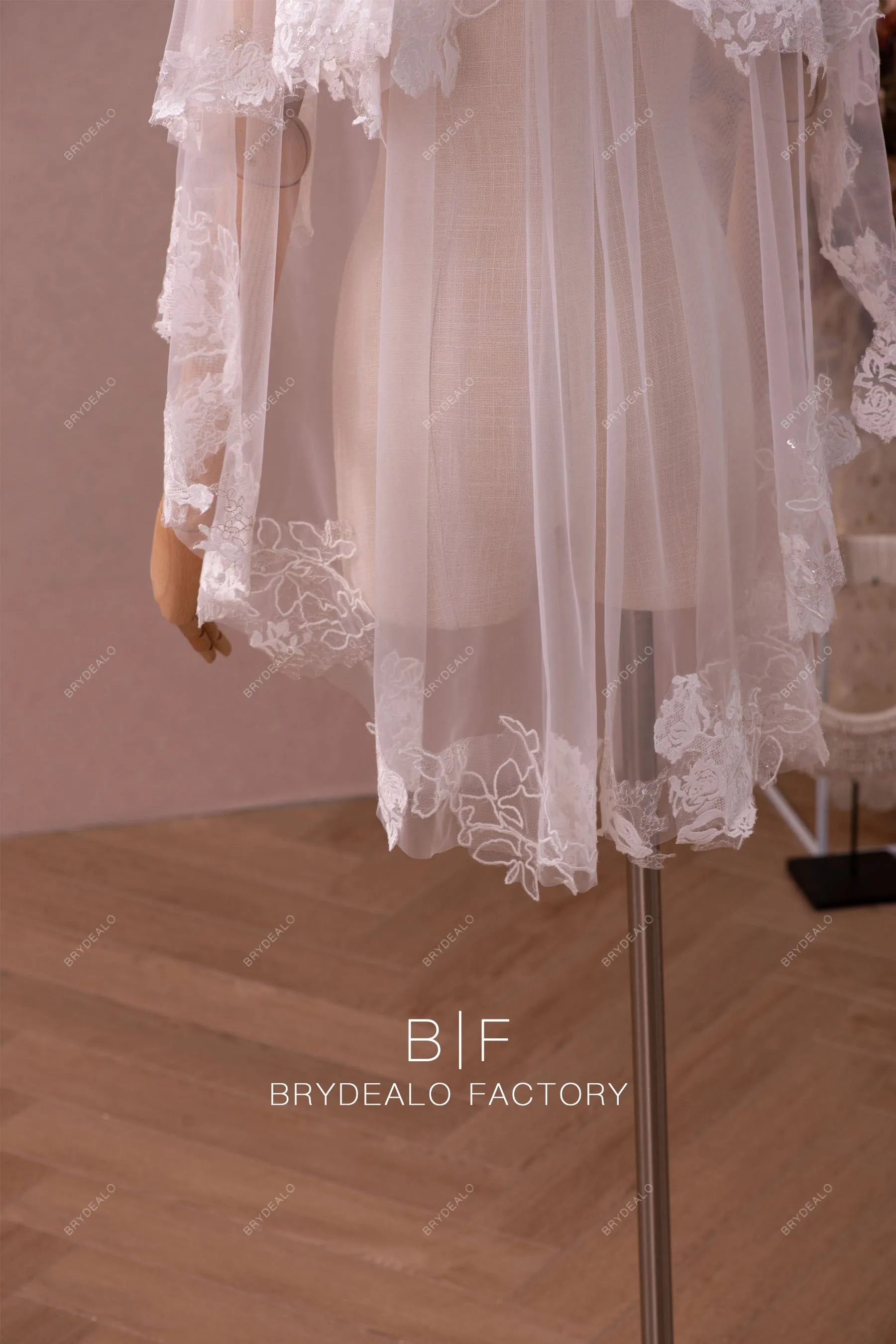 Two Tier Flower Lace Fashion Fingertip Bridal Veil